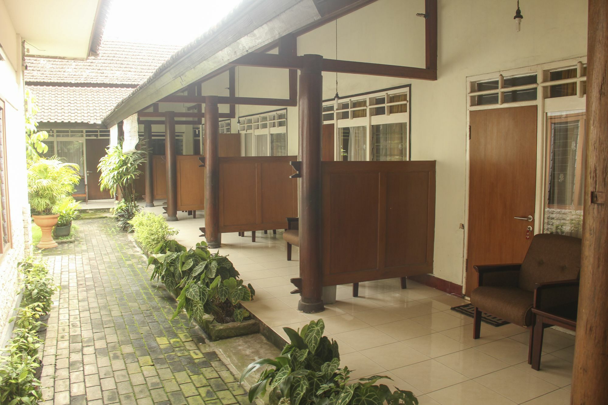 Reddoorz Plus @ Pejanggik Mataram Bagian luar foto