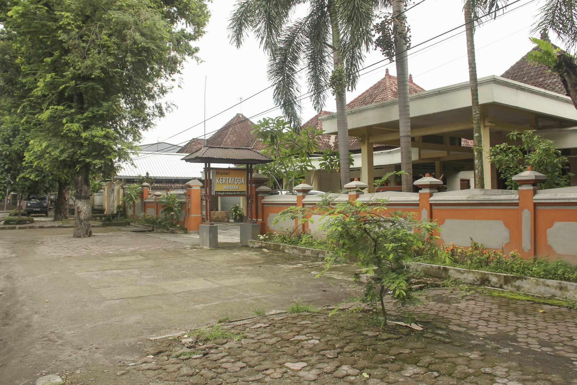 Reddoorz Plus @ Pejanggik Mataram Bagian luar foto